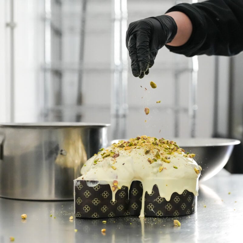 Panettoni, colombe e uova